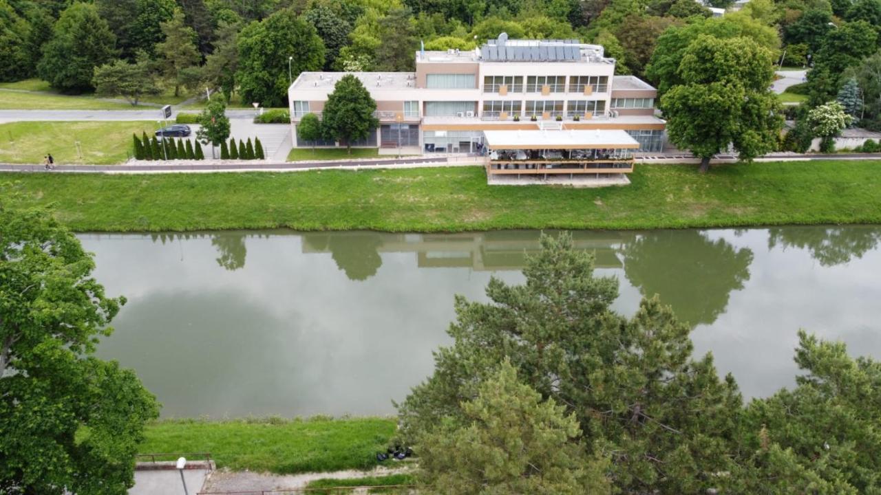 Hotel River Nitra Exterior photo